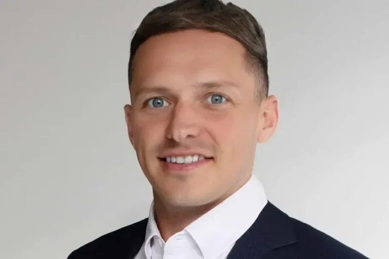 Netflix beats Q2 expectations, raises full-year forecasts