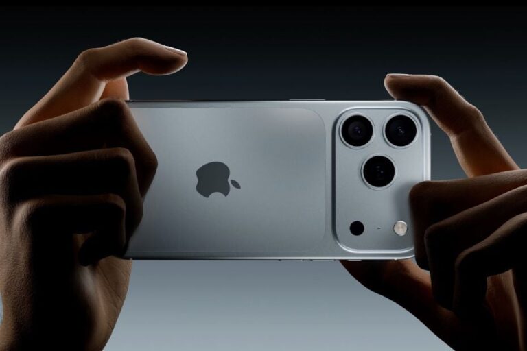 Apple shareholders reject call for report on China manufacturing risks - apple shareholders