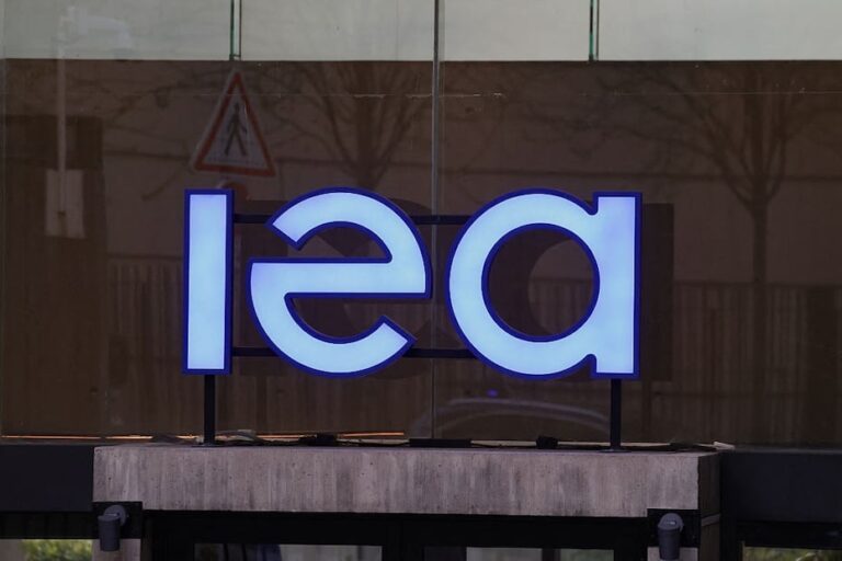 Despite massive IEA reserve release, oil prices rise as tankers hit in Iraqi waters - despite massive