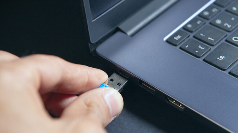 This May Be Why Your USB Drive's Transfer Speeds Are So Slow (And How To Fix It) - your drive's