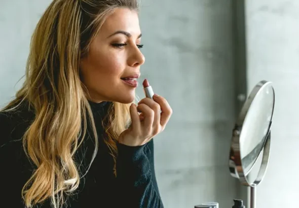 L’Oréal banks on the ‘lipstick effect’ as anxious shoppers reach for affordable luxuries - banks lipstick