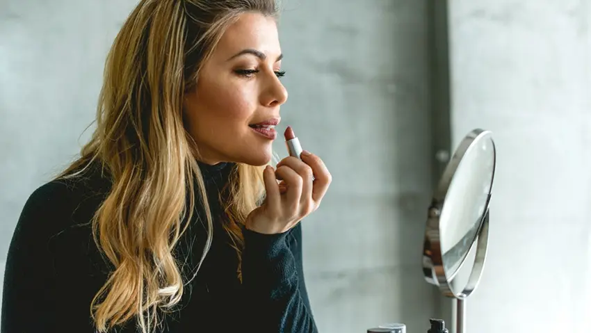 L’Oréal banks on the ‘lipstick effect’ as anxious shoppers reach for affordable luxuries - banks lipstick