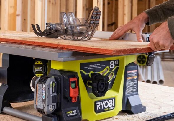 5 Simple Table Saw Jigs Any DIY Woodworker Can Use - simple table