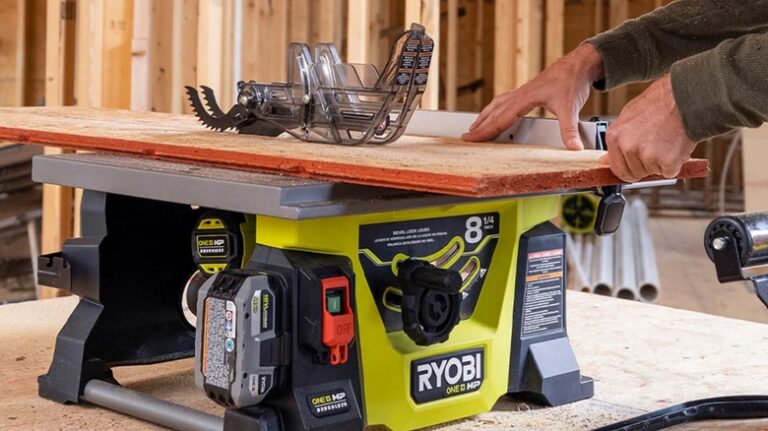 5 Simple Table Saw Jigs Any DIY Woodworker Can Use - simple table