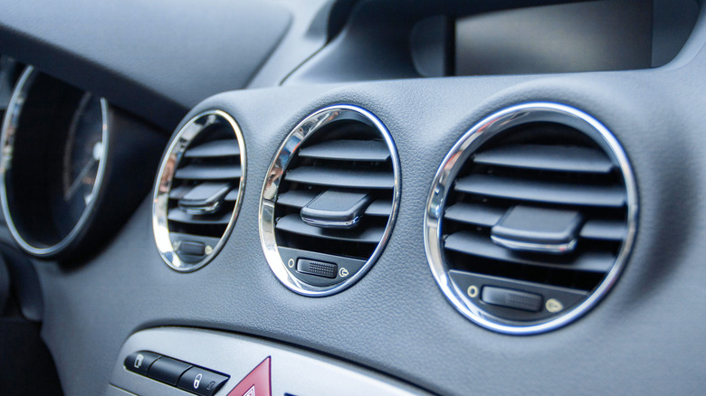 This Tip Can Help Keep Your Car's Air Vents From Retaining Too Much Moisture - help keep