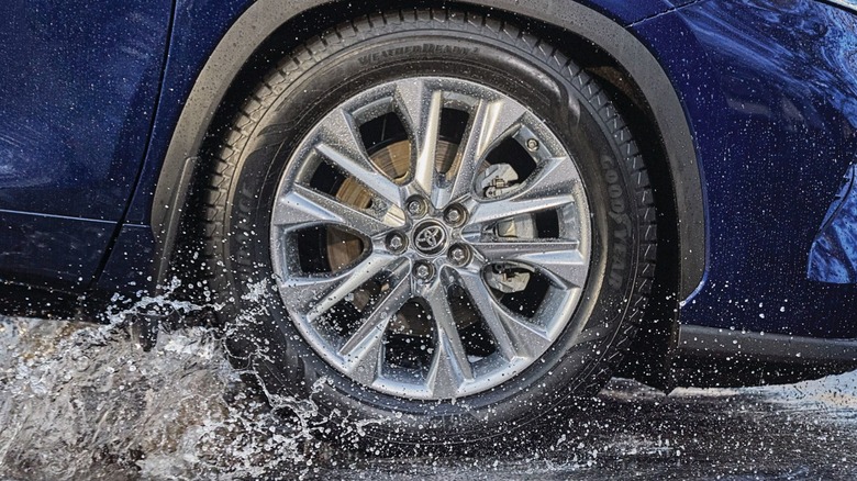 Michelin CrossClimate 2 Vs Goodyear WeatherReady 2: How Do The Two Tires Compare? - michelin crossclimate