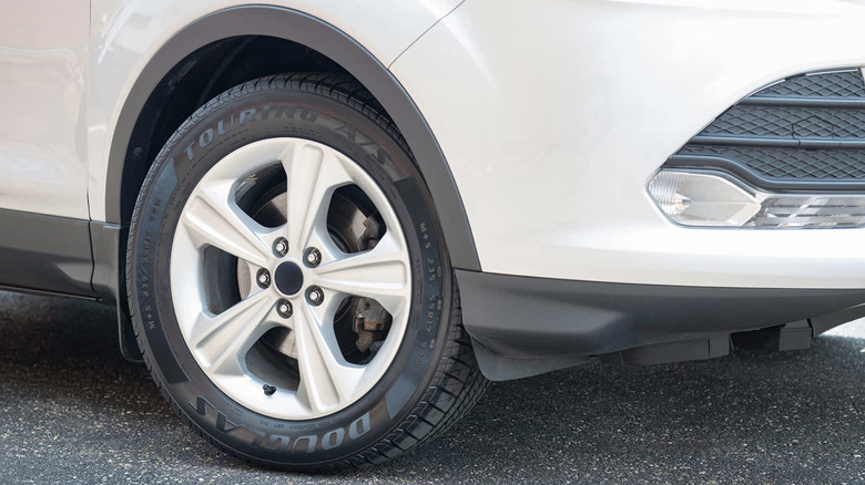 What's The Difference Between Douglas And Goodyear Tires? - what's difference