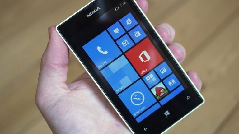 10 Phones From The 2010s That Define Smartphone History (But Aren't iPhone Or Android) - phones define