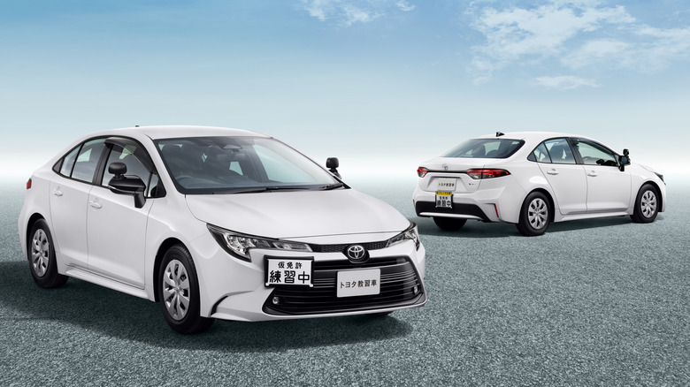 This New Manual Toyota Corolla Is Very Cheap (But Not In The US) - manual toyota
