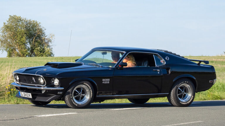 5 Features You Should Never Mess With When Restoring Classic Cars - features never