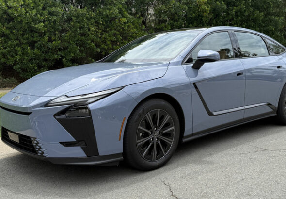 EV Or Hybrid, The 2026 Lexus ES Picks Comfort Over Driving Fun - hybrid lexus