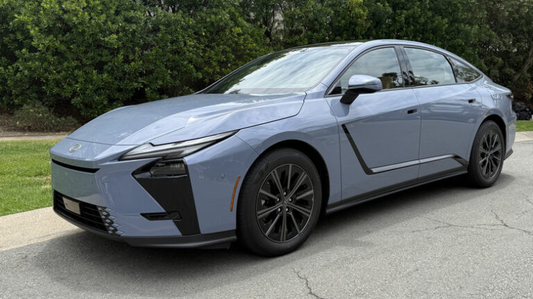 EV Or Hybrid, The 2026 Lexus ES Picks Comfort Over Driving Fun - hybrid lexus