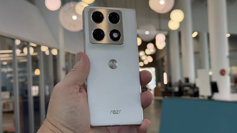 5 Of The Highest-Rated Motorola Razr Fold Alternatives You Can Buy - highest-rated motorola
