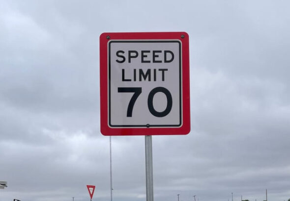 Why Do Some Speed Limit Signs Have A Red Border? - some speed