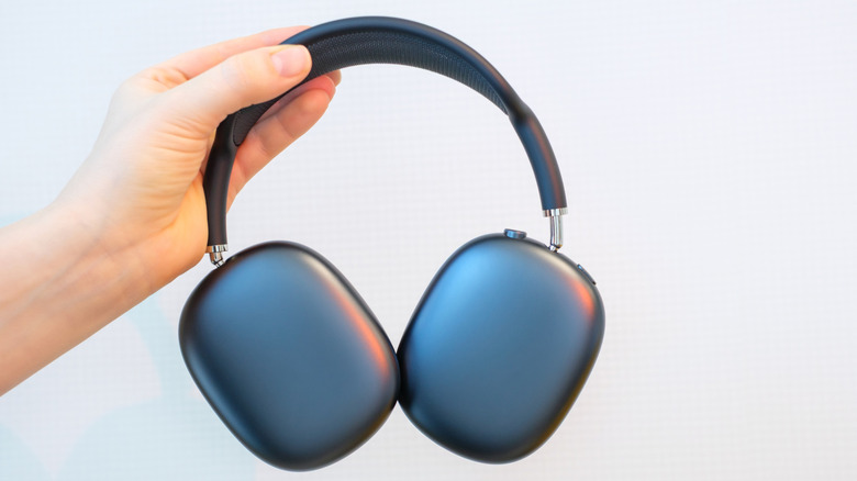 4 Common Problems With Wireless Headphones (And How To Fix Them) - common problems