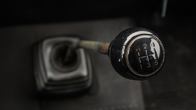 Are All Gear Shift Knobs Universal? Here's What You Should Know - gear shift