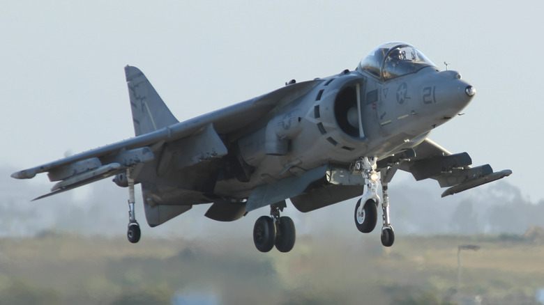 US Marine Corps Retires Legendary 'Jump Jet' After 55 Years In Service - marine corps