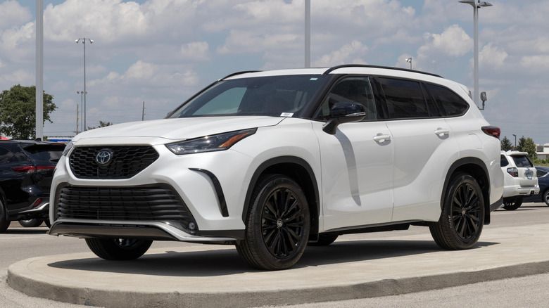 5 SUVs With Better Ratings Than The Toyota Highlander - suvs better