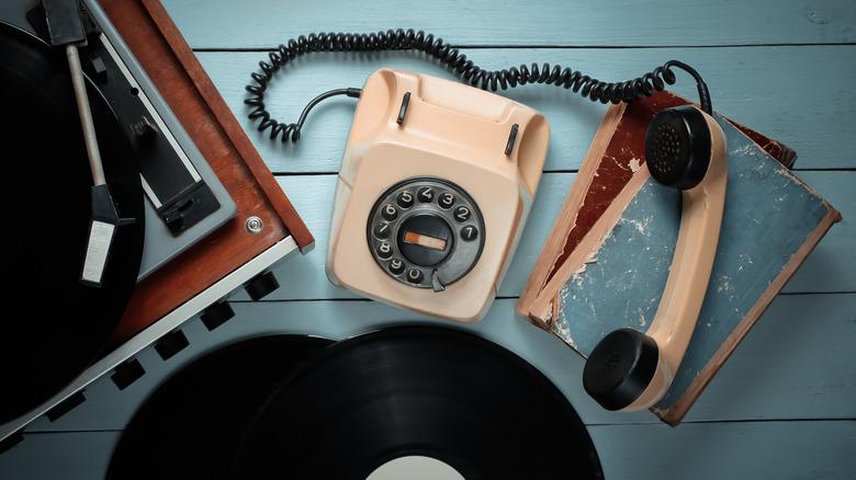 5 Classic Electronics & Pieces Of Tech That Instantly Remind Boomers Of Their Childhood - classic electronics